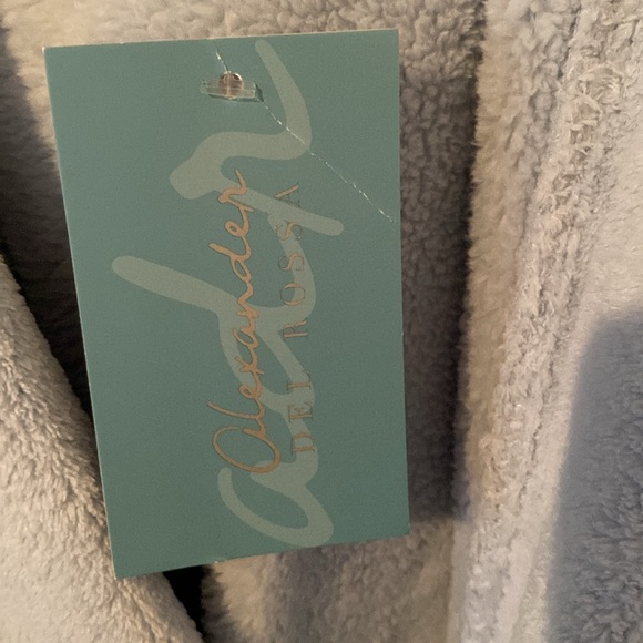 NWT Hooded Robe - Picture 3 of 11